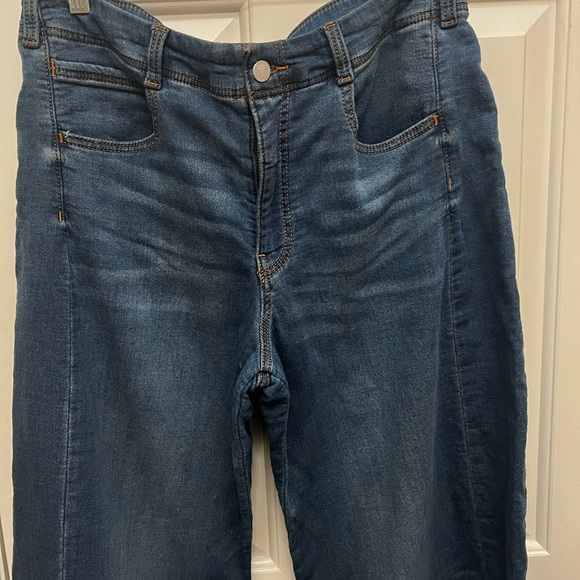 Adi Knit Mid-rise Flare Jeans in Medium Blue Wash by Pilcro - Picture 8 of 11